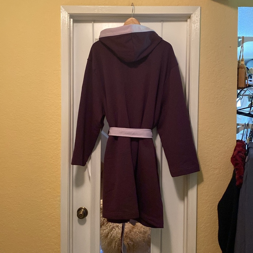 Champion  Robe - Picture 2 of 7